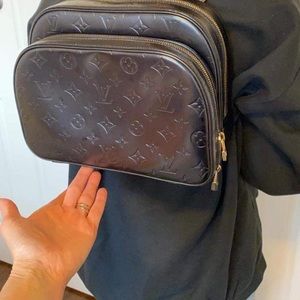 Murray Vernis BackpackDimensions 10.5 wide by 8 tall
Code TH1909